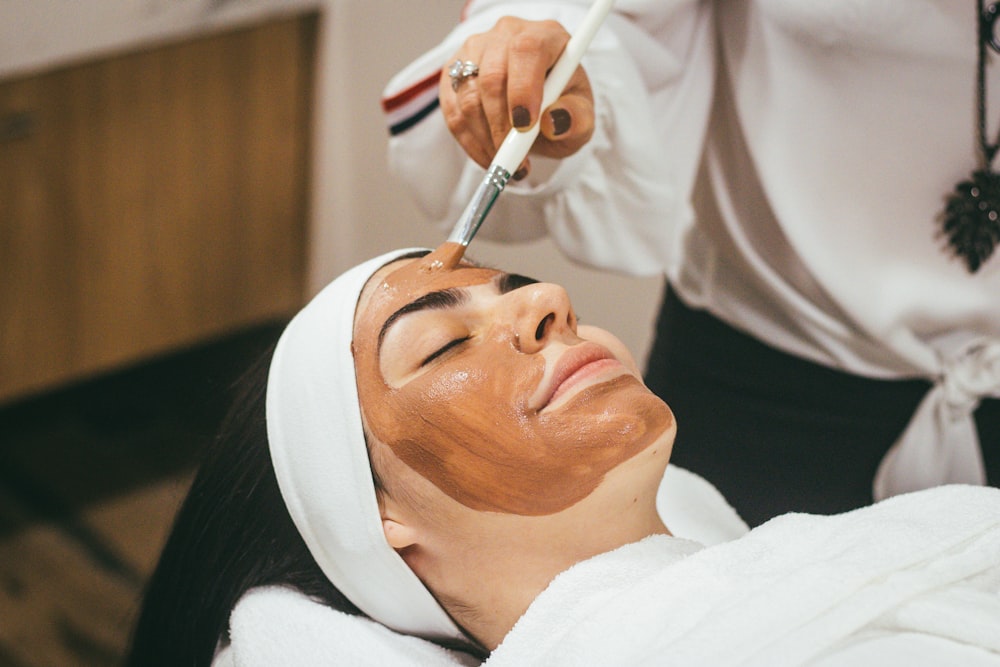 Relaxing facial treatment